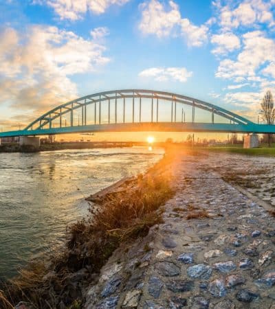 Kada je sagrađen Hendrixov most (Zeleni most) u Zagrebu?