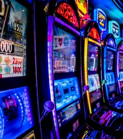 Zavirite iza kulisa: 19 jezivih tajni casino arhitekture!